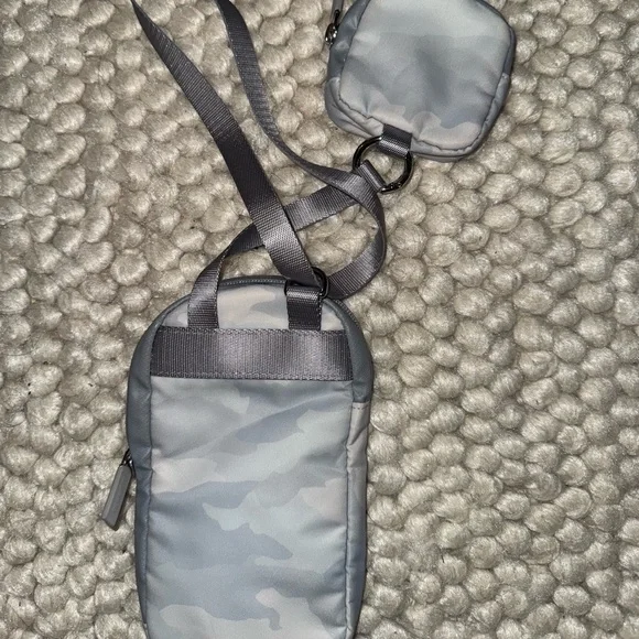 lululemon athletica Gray Camo Crossbody Bag - Picture 3 of 6